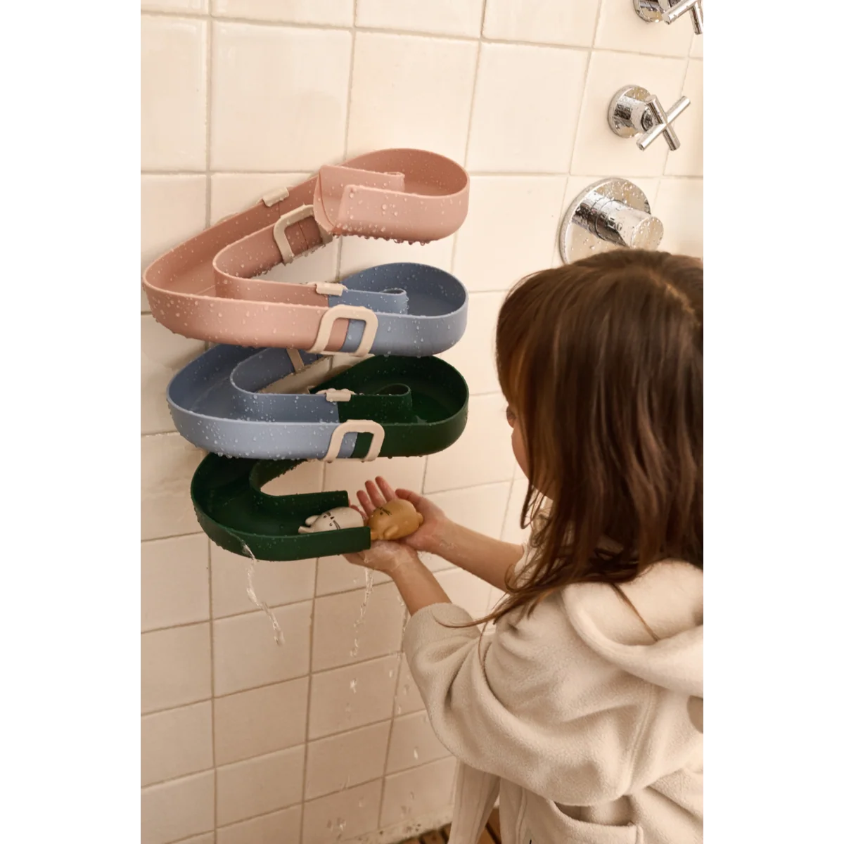 Tobogan de pared de baño infantil Yara