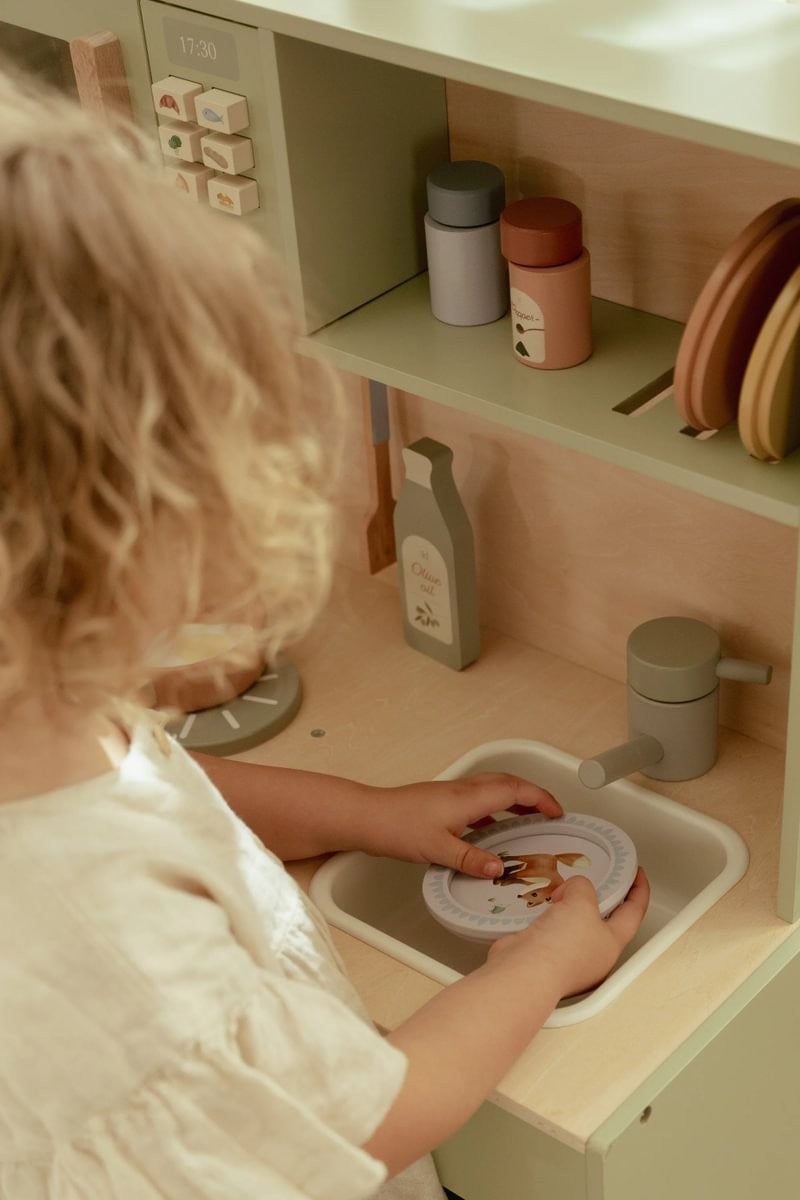 Cocinita menta de madera con accesorios de Little Dutch