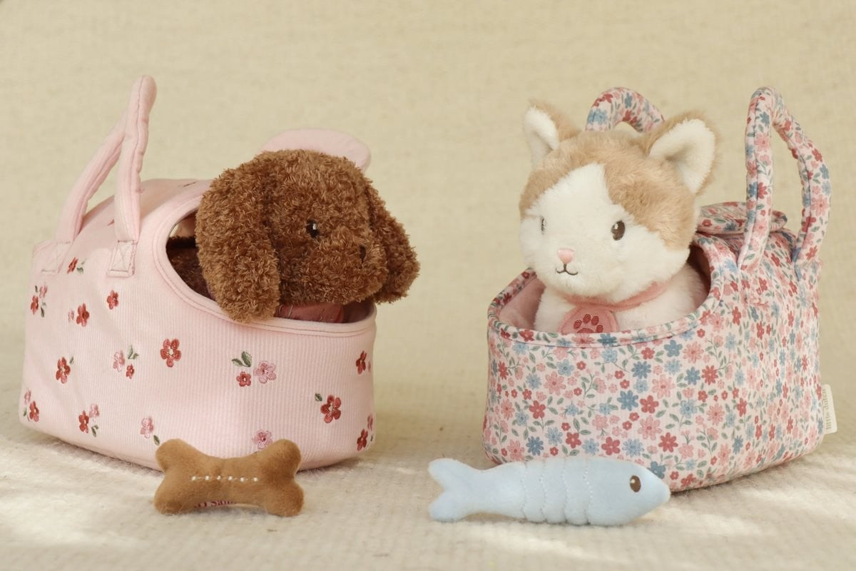 Perrito de peluche Jackie con bolsa Little Dutch