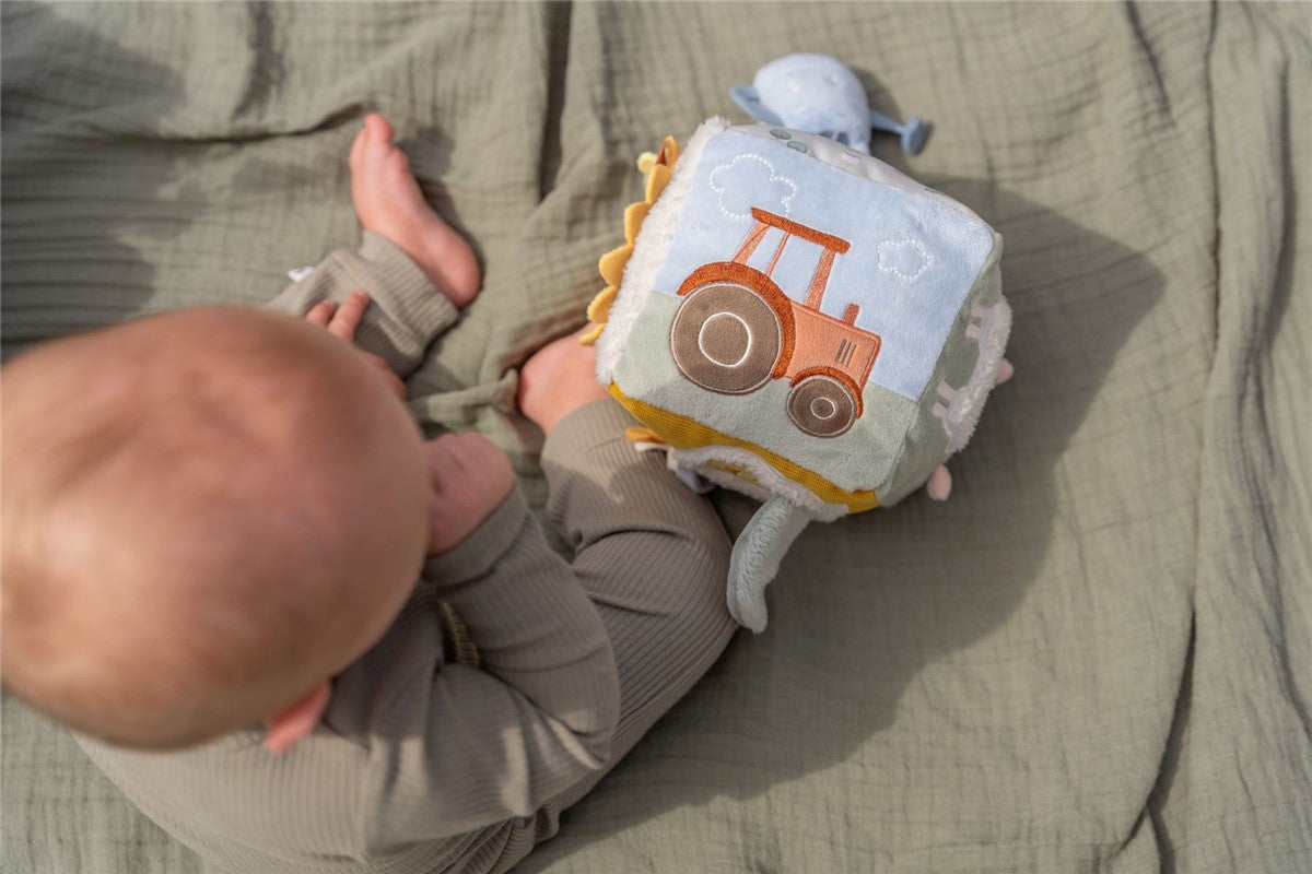 Cubo blandito de actividades Granja Little Dutch