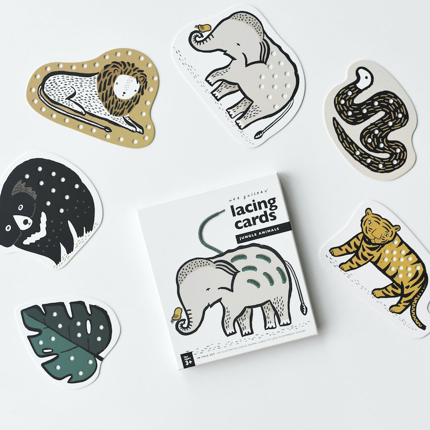 Tarjetas de cordones para coser de  Wee Gallery